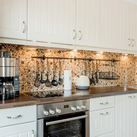 Min To Hus Apartment List